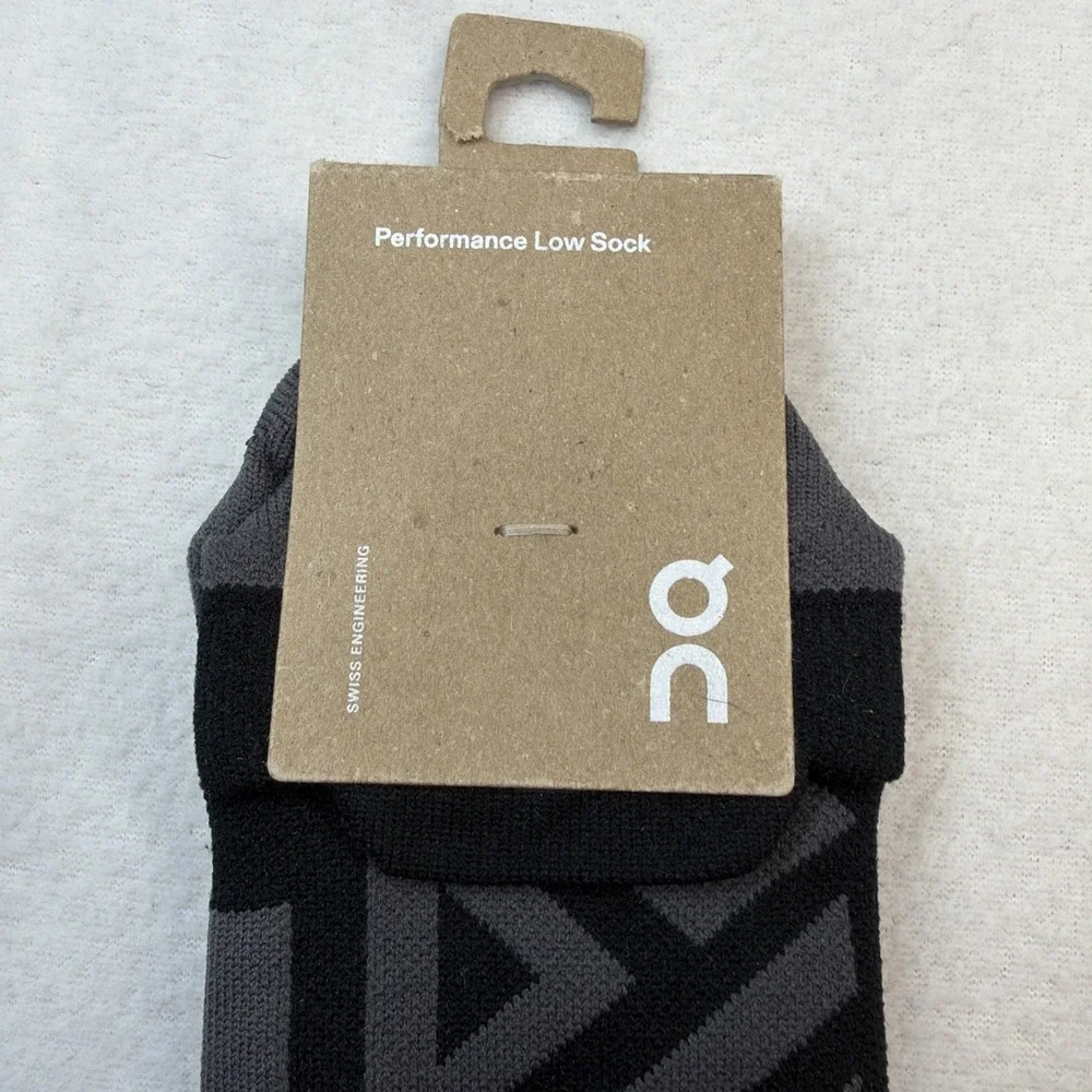 On Cloud Performance Low Sock Running Women's Small 7-8 Black Shadow Socks NWT